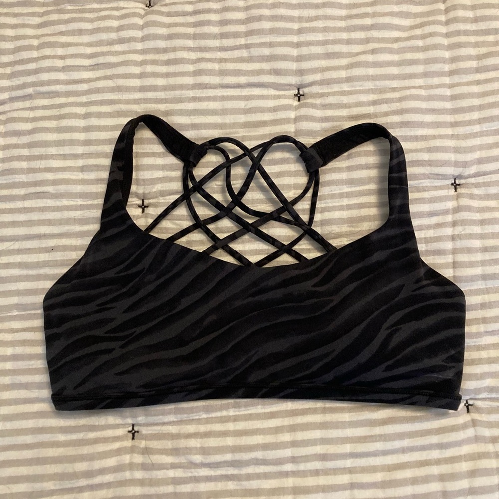 Lululemon sports bra
